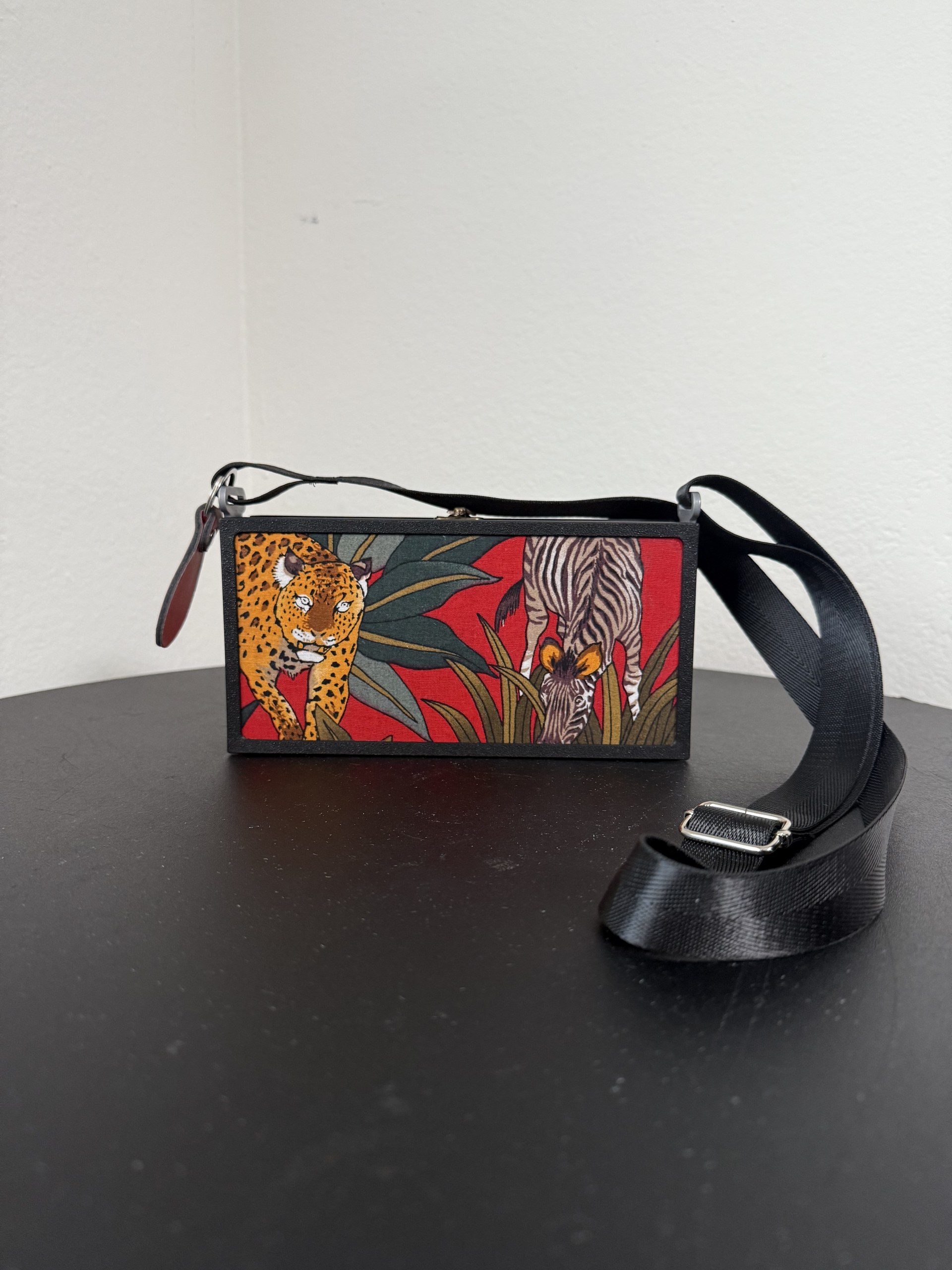 The Exhibit Purse - Jungle Scene Print 