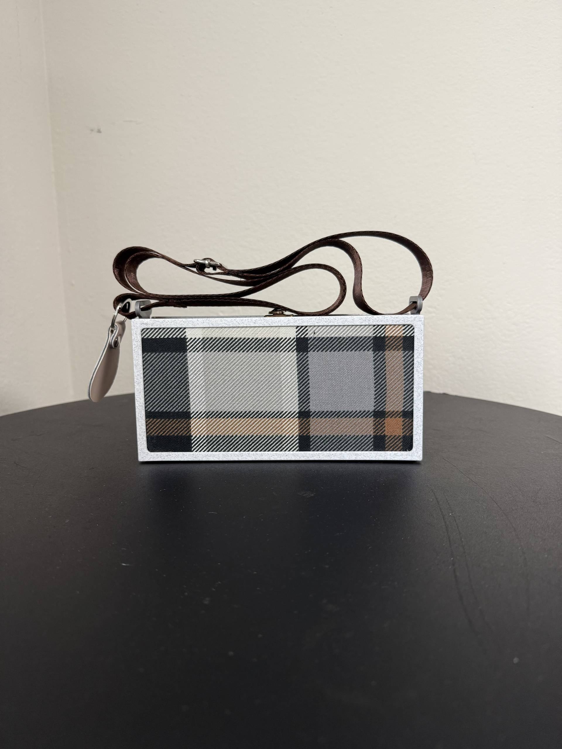 The Exhibit Purse — Grey Plaid